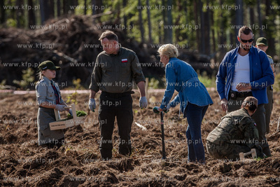 Nadleśnictwo Lipusz. Prezydent RP Andrzej Duda wraz...