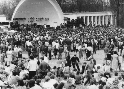 Festyn na placu Zebran Ludowych zorganizowany przez...