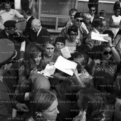 X Miedzynarodowy Festiwal Piosenki w Sopocie. Na zdjeciu...