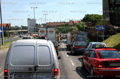 Potezny korek na skrzyzowaniu ulic Armii Krajowej i...