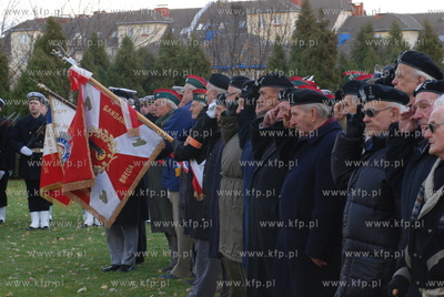 Swieto Niepodleglosci na francuskim cmentarzu wojskowym...