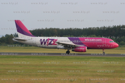 Gdansk , Rebiechowo Nz.Airbus A 320 linii wizzair.Samolot...
