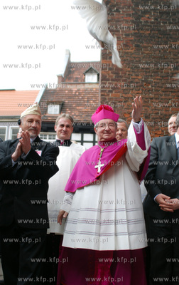 Po uroczystej Mszy sw ulicami Glownego Miasta ruszyl...