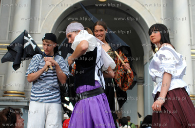 Baltic Sail 2008. Parada zeglarzy ulica Dluga w Gdansku.
11.07.2008
Fot....