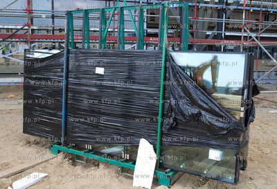 Budowa nowego terminala pasazerskiego T2 na Gdanskim...