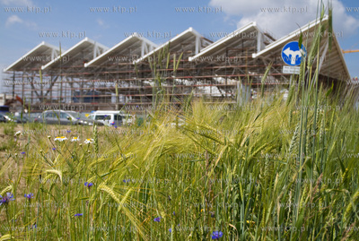 Budowa nowego terminala pasazerskiego T2 na Gdanskim...