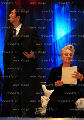 Estrada przed Palacem Opatow w Parku Oliwskim. Mozartiana...