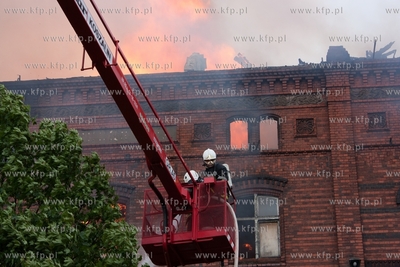 Pozar zabytkowego mlyna w Starogardzie Gdanskim. 26.05.2013...