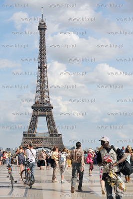 Wieza Eiffla w Paryzu widok z placu Trocadero
03.08.2010
Fot....