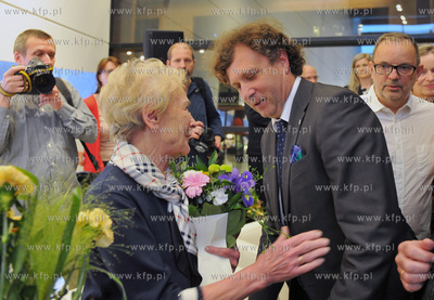 Gdansk. Europejskie Centrum Solidarnosci. Sala Papieska....