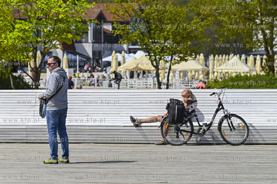 Sopot. Sloneczna i ciepla niedziela w Sopocie sprzyjala...