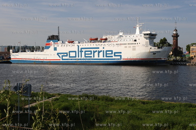 Prom Polferries BALTIVIA  w kanale Portu Gdanskiego.
31.05.2009
fot....