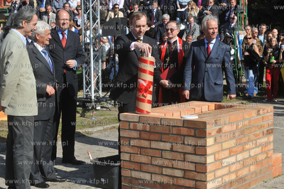 Gdansk. Wmurowania kamienia wegielnego pod budowe Teatru...