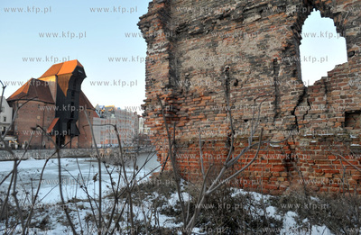 Ruiny spichlerzy na Wyspie Spichrzow w Gdansku. Po...