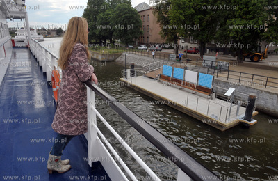 Gdansk. ul. wiosenna. Plywajaca przystan widokowa
17.06.2011
fot....