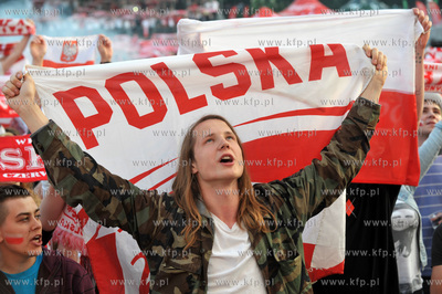Gdansk. Mistrzostwa europy w pilce noznej. Kibice ogladaja...