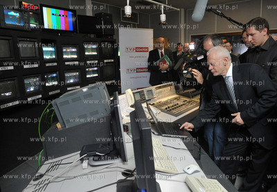W gdanskim Osrodku Telewizji Polskiej nastapilo uroczyste...
