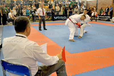 W zukowskiej hali wodowiskowo - sportowej odbtyly sie...