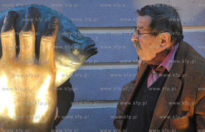 Gdansk, ul. Szeroka. Gdanska Galeria Guntera Grassa...