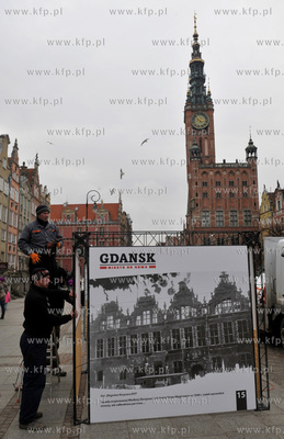 Wystawa Gdansk miasto od nowa na Dlugim Targu. Zdjęcia...