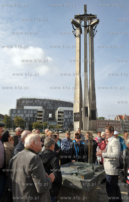 Gdansk. Plac Solidarnosci. Makieta przedstawiajaca...