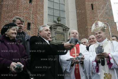 Gdansk. Katedra Oliwska Msza św. pod przewodnictwem...