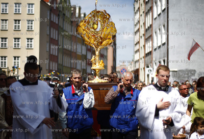 Gdansk. Sw. Bozego Ciala. Nz procesja ulicami starowki.
11.06.2009
fot....