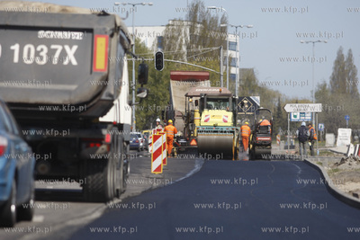 Gdansk. Remont nawierzni na ul. Marynarki Polskiej.30.04.2011
fot....