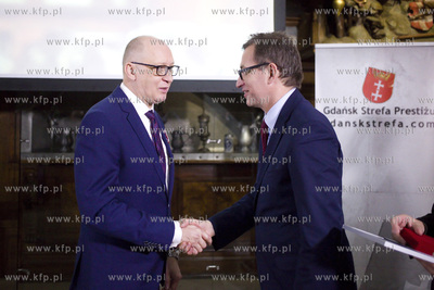 Gdańsk. Dwór Artusa. Wręczenie nagród Świadek...