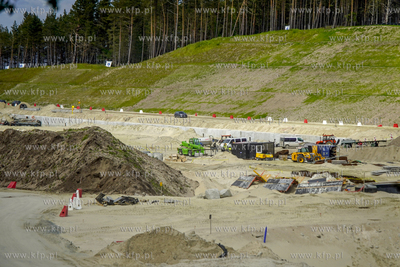 Mierzeja Wiślana. Prace w miejscu budowy przekopu,...