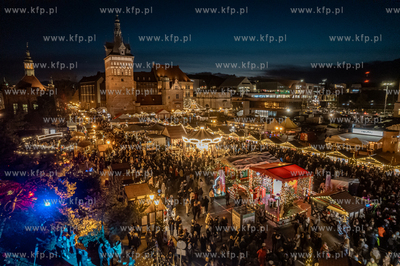 Gdańsk. Jarmark Bożonarodzeniowy na Targu Węglowym....