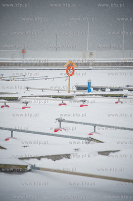 Gdynia. Zima w porcie jachtowym. Niskie temperatury...