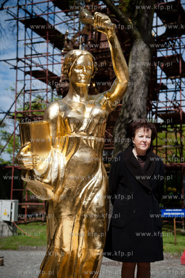 Gdansk. Ceremonia umieszczenia figury Alegorii Nauki...