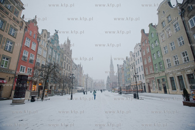 Gdansk. Dlugi Targ. Zima i obfite opady sniegu wrocily...