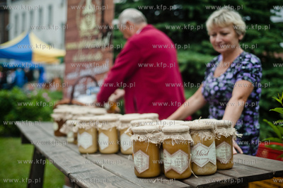 Gdansk. Plac przed siedziba Polskiego Zwiazku Wedkarskiego...