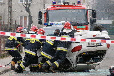 Rumia. O duzym szczesciu moze mowic kierowca Peugeota...