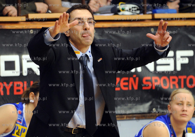 Krakow. Polfinal Play Off ekstraklasy koszykarek Wisla...