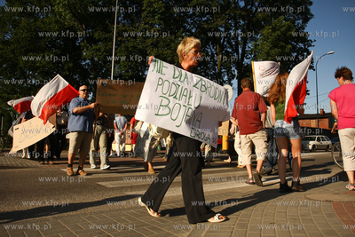 Chwaszczyno. Protest mieszancow Chwaszczyna i okolicznych...