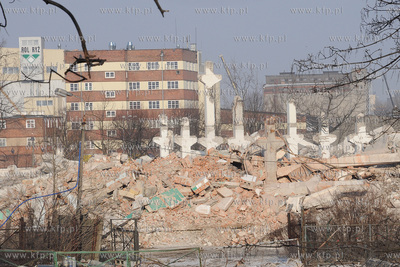 Gdynia. Rozbiorka magazynu portowego pomiedzy ulicami...