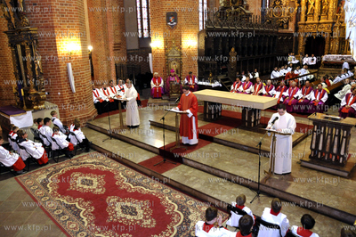 Nabozenstwo meki Panskiej w Wielki Piatek w Katedrze...