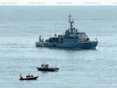 Cwiczenia przed pokazem sil Marynarki Wojennej na zakonczenie...