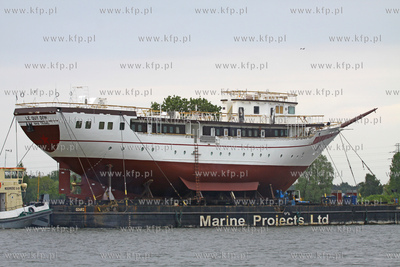 Transport kadluba do portu wewnetrzego w Gdansku szkolnego...