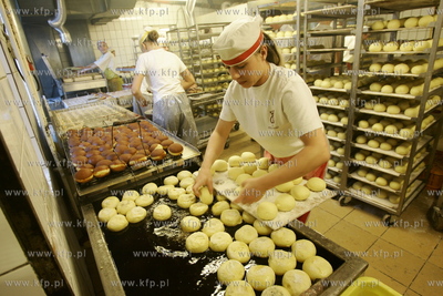 Tlusty czwartek, czyli pączkowe szaleństwo. Nz produkcja...