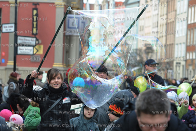 Festiwal baniek mydlanych w Gdansku na Dlugim Targu....