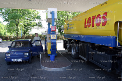 Rafineria Gdanska od 2.06.2003 zmienia nazwe na GRUPA...