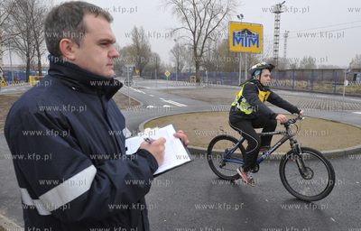 Otwarcie nowoczesnego miasteczka ruchu drogowego, ktore...