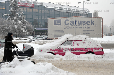 Reklamowy samochod marki Polonez zaparkowany na Targu...