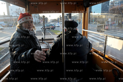 Mikolajkowy zabytkowy  tramwaj  na trasie Hucisko -...