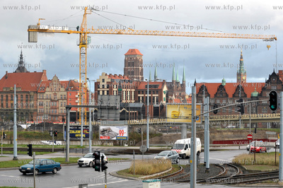Gdansk. Budowa podziemnej linii kolejowej doprawadzaj...