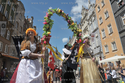 Gdansk. Swieto Miasta. Parada i inscenizacja  na ul....